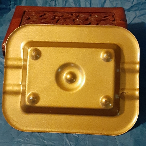 Vintage GM/Allison metal ashtray - Picture 2 of 2